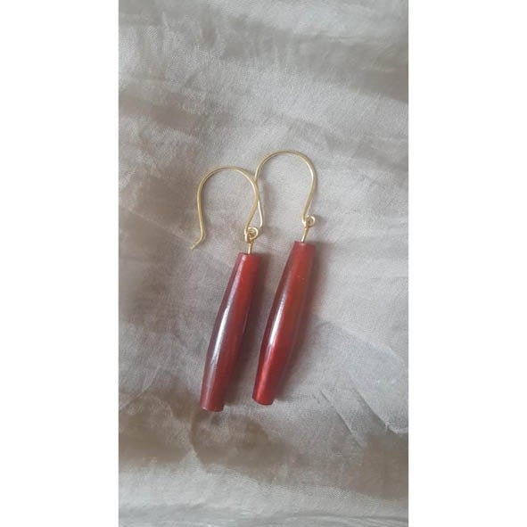 Rote Rohrperlen An Messinghaken von GRADdesign