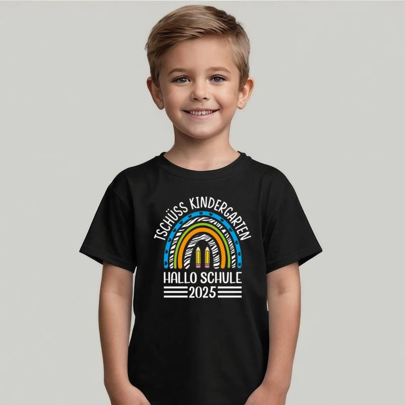 Bedrucktes T-Shirt Für Kinder „Tschüss Kindergarten 2025 Regenbogen Blau" - Geschenk Zur Einschulung Schulstart Schulkind Schulanfang von GRAVURZEILEShop