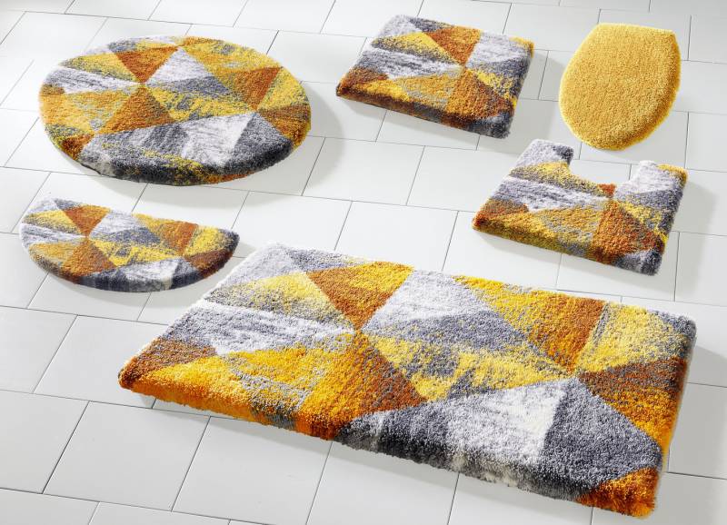 Badgarnitur von Grund mit geometrischem Dessin, Größe 108 (Stand-WC-Vorleger, 50/ 50 cm), Terra-Grau von GRUND