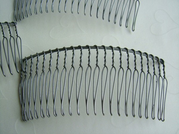 4 Stück Antik Silber Ton 22 Zähne Haarkamm - 82 X35 Mm 4 Stück Antik Silber Ton 22 Zähne Haarkamm - 82 X35 Mm von GSboutique