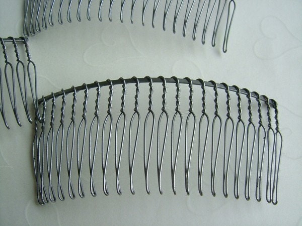 4 Stück Antik Silber Ton 22 Zähne Haarkamm - 82 X35 Mm 4 Stück Antik Silber Ton 22 Zähne Haarkamm - 82 X35 Mm von GSboutique