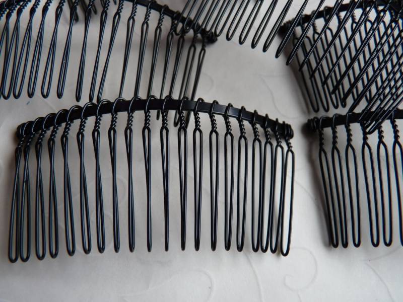 Neuheit 10 Stück Black Color 20 Zähne Haarkamm 76 X 35 Mm Neuheit 10 Stück Black Color 20 Zähne Haarkamm 76 X 35 Mm von GSboutique