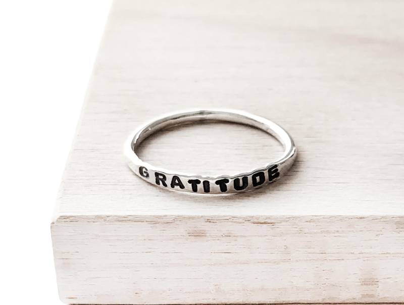 S925 Sterling Silber Nachrichtenring - Kundengerechter Stapelring Mit Positiven Zitaten Einzigartiges Geschenk Für Sie, Ihre Wortwahl von GSminimal