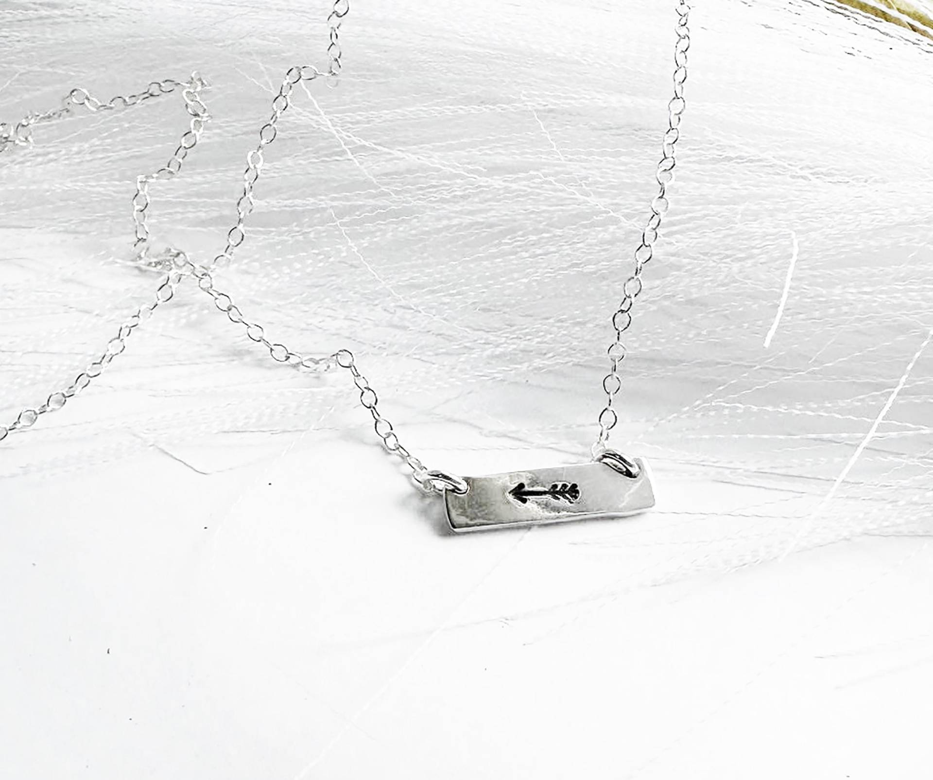 sterling Silber Pfeil Halskette - Personalisierte Zarte Bar Initial Tag Minimal Schmuck Benutzerdefinierte Name Geschenk Für Frauen von GSminimal