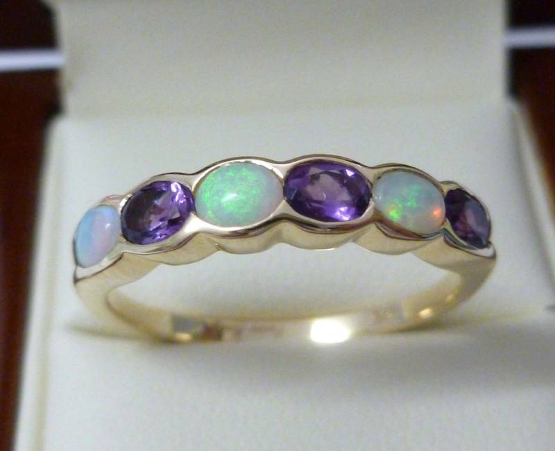 Gold Amethyst & Opal Ring, 9Ct 9K Solid Gold, Frauen Jubiläumsring, Auch Erhältlich in 10K 14K 18K, Custom, R98 -2 von GTJewellers