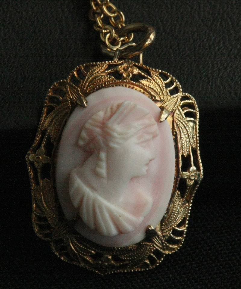 Jahrgang Amco 10K Gold Gefüllt Ausgefallene Filigrane Rahmen Cameo Auf 12K Kette von GTRAVERANTIQUES