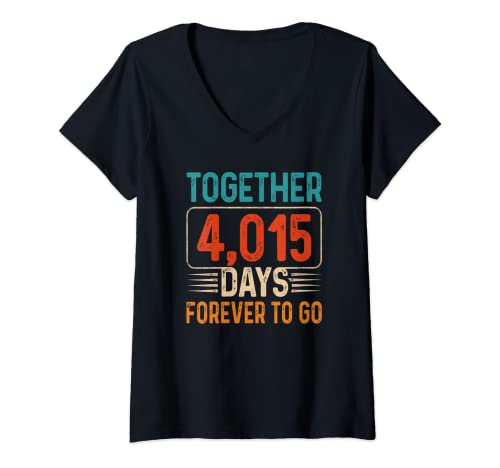Damen Together 11 Years Forever To Go - 11. Hochzeitstag T-Shirt mit V-Ausschnitt von GTee Happy 11th Wedding Anniversary