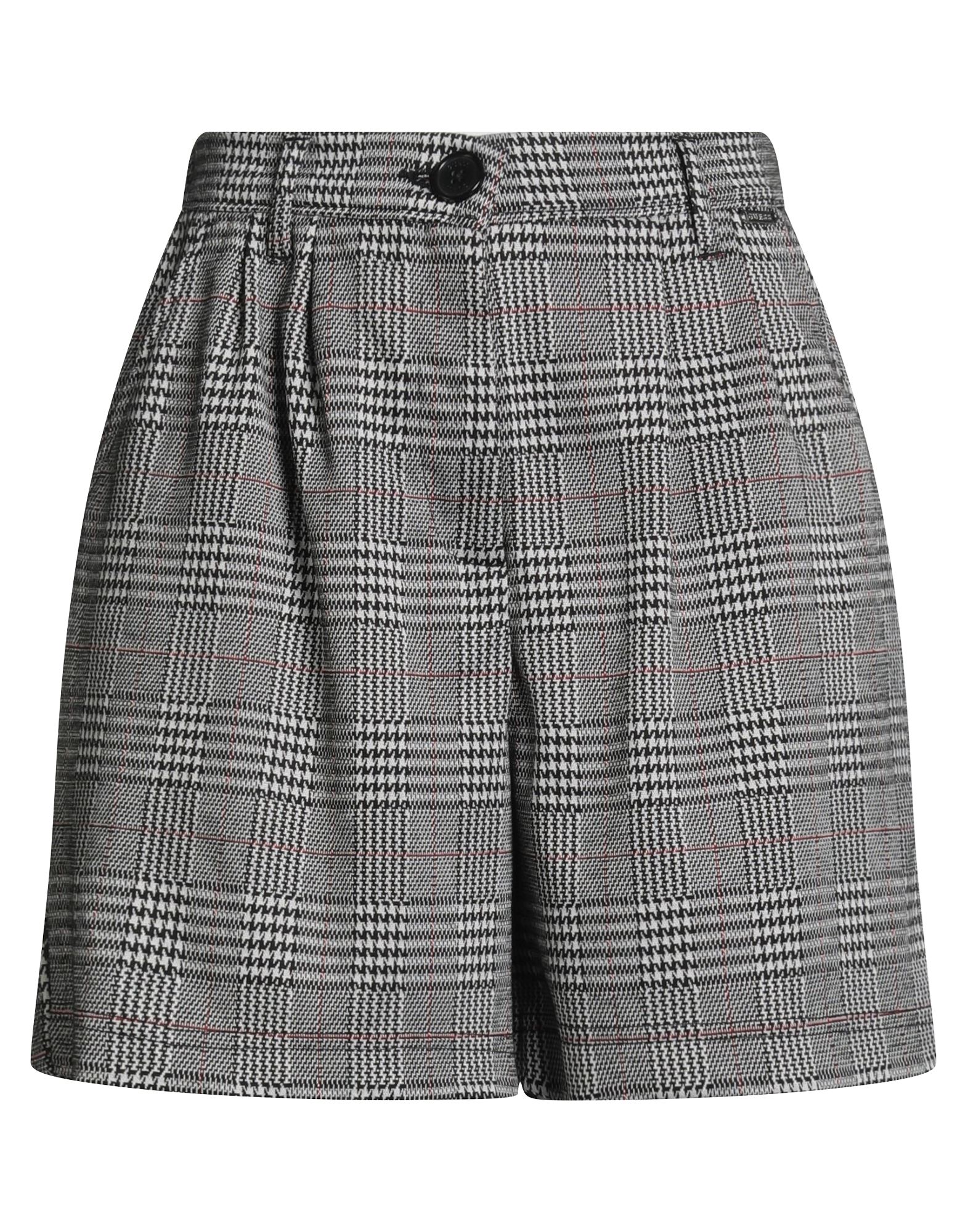 GUESS Shorts & Bermudashorts Damen Schwarz GUESS Shorts & Bermudashorts Damen Schwarz von GUESS