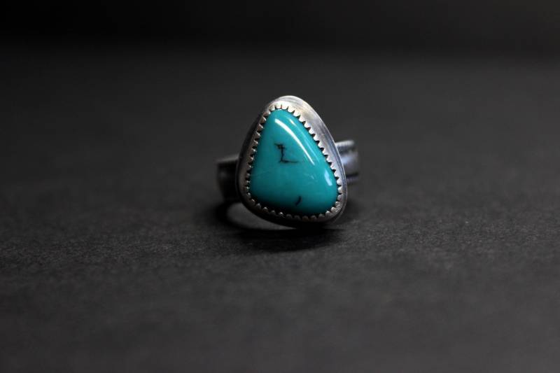 Grösse 5.75 - Royston Türkis Sterling Silber Statement Ring | Petrol Blau Dreieck Dreieckig Nevada Mine Boho Minimalist Gugma Schmuck von GUGMA