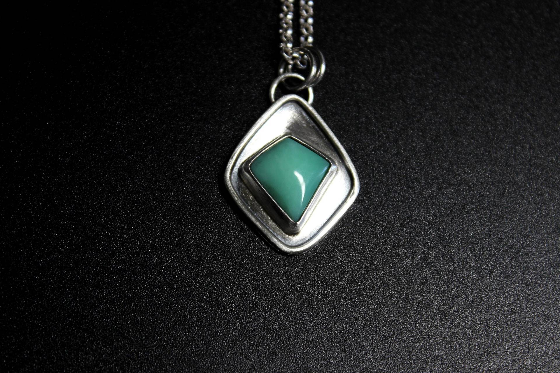 Grüne Wüstenblüte Variscit Türkis Sterling Silber Halskette | Shadowbox Shadow Box Anhänger Boho Minimalist Gugma Schmuck Grüne Wüstenblüte Variscit Türkis Sterling Silber Halskette | Shadowbox Shadow Box Anhänger Boho Minimalist Gugma Schmuck von GUGMA