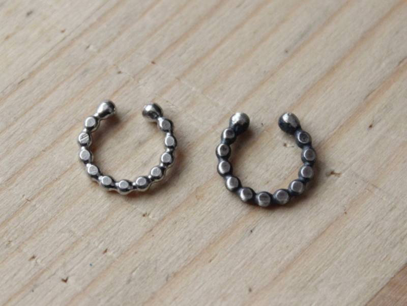 No. 2 Einfacher Gepunkteter Sterling Silber Nasenring | Unisex Clip On Boho Faux Septum Captive Fake Rocker Punk Hippie Gugma von GUGMA