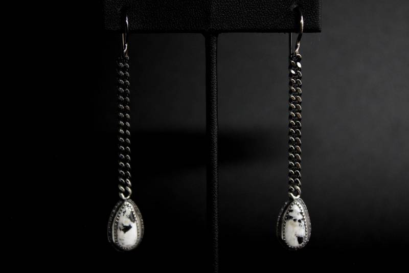 Nr. 5 - Tropfen White Buffalo Türkis Sterlingsilber Ohrringe | Dezember Geburtsstein Ohrstecker Gugma Damenschmuck von GUGMA