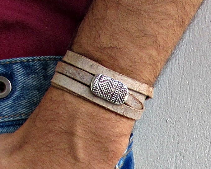 Boho Herren Leder Wickelarmband Manschette, Unisex Armband, Verstellbar Auf Ihr Handgelenk von GUSFREE