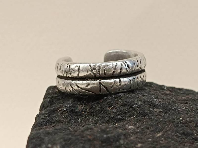 Distressed Pewter Ring Rustikales Silber Kettenband, Verstellbar Distressed Pewter Ring Rustikales Silber Kettenband, Verstellbar von GUSFREE