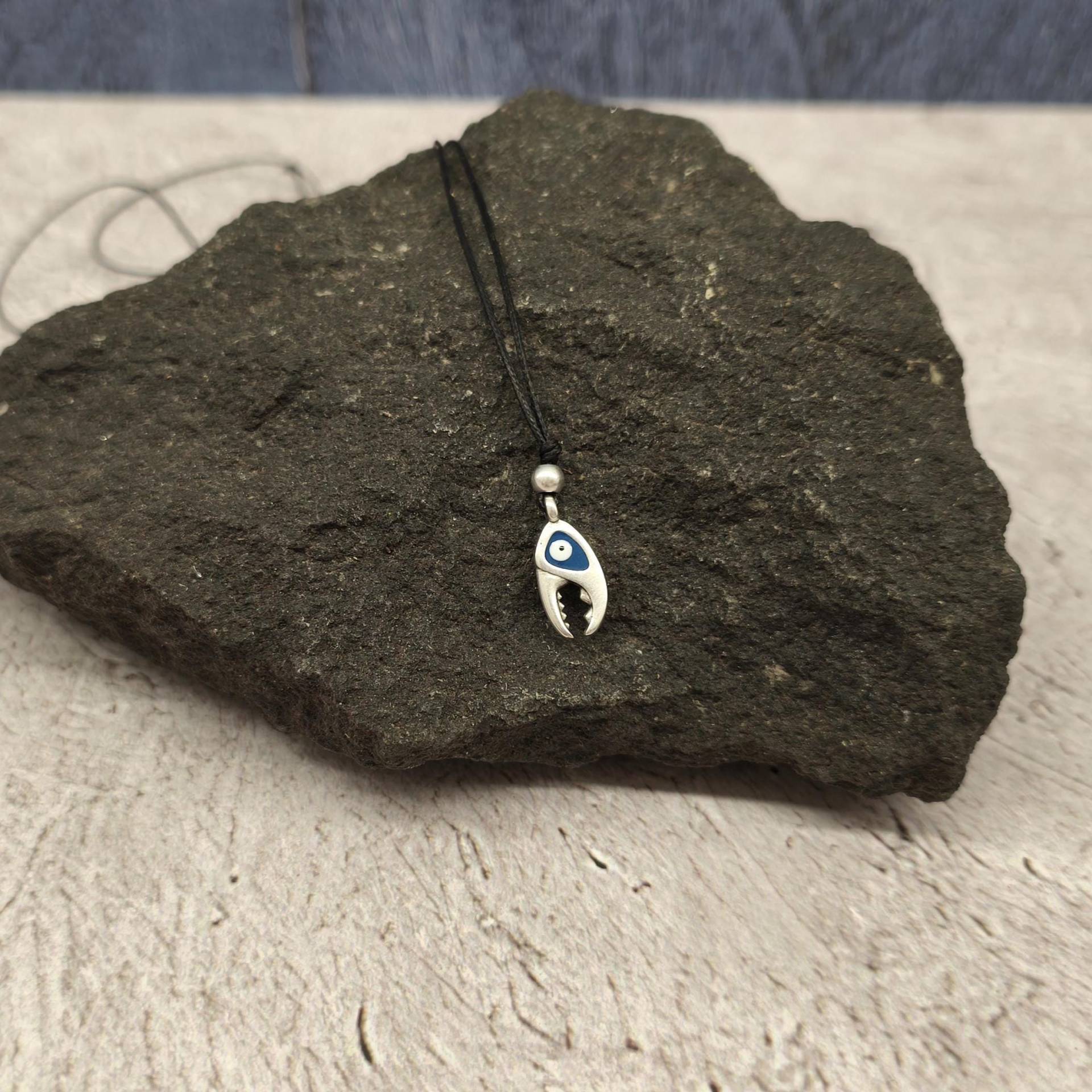 Emaille Evil Eye Krabbenkrallen Halskette Verstellbares Lederband von GUSFREE