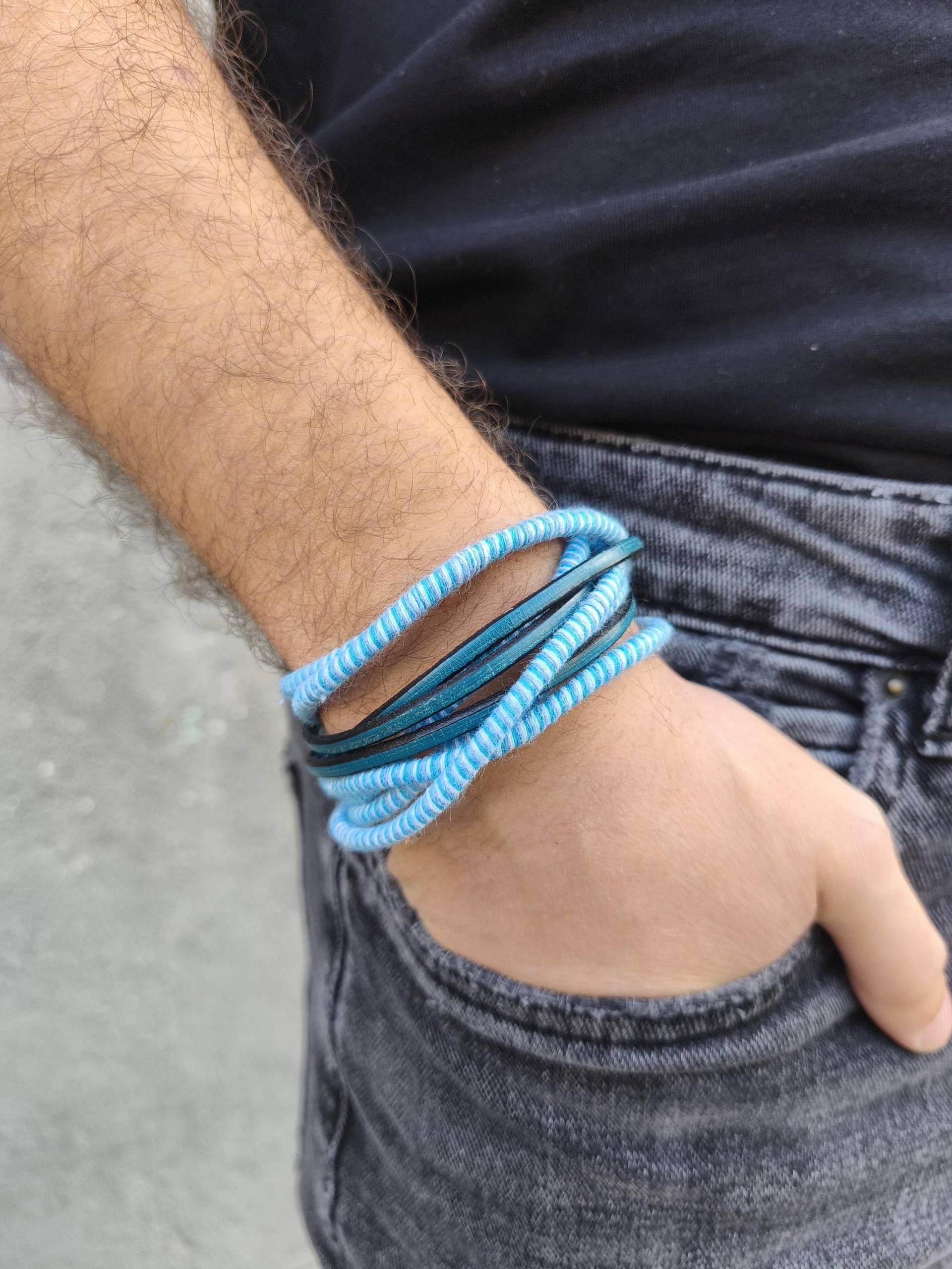 Handgefertigtes Wickelarmband Aus Leder & Baumwolle Im Boho-stil von GUSFREE