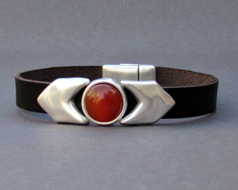 Herren Leder Pfeilspitze Armband Edelstein Silber Überzogene Manschette von GUSFREE