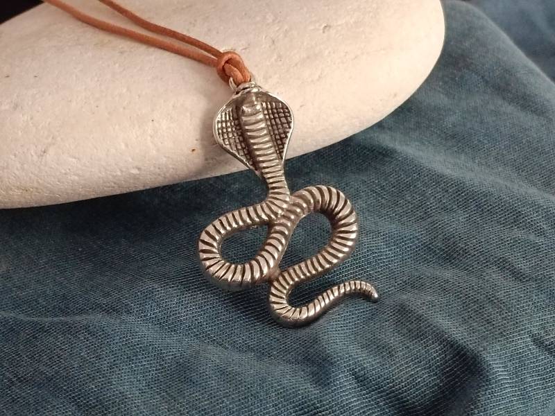 Herren Schlange Anhänger Halskette Antikes Silber, Verstellbare Leder Schnur Herren Schlange Anhänger Halskette Antikes Silber, Verstellbare Leder Schnur von GUSFREE
