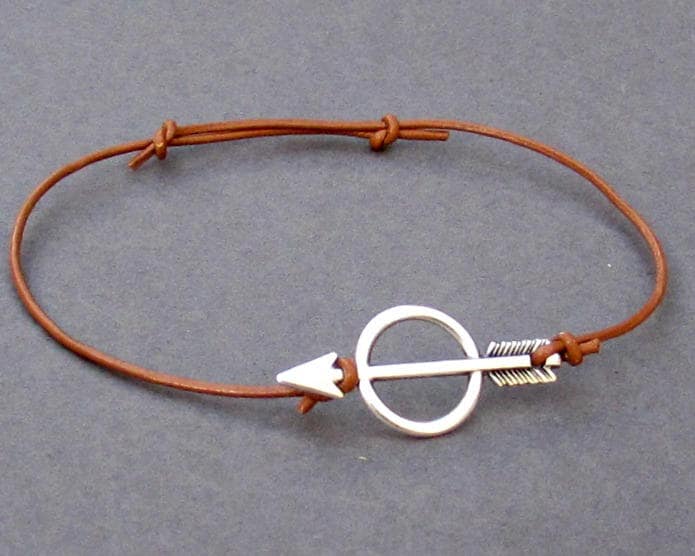 Silber Pfeil Lederband Armband Einstellbarer Unisex Schmuck von GUSFREE