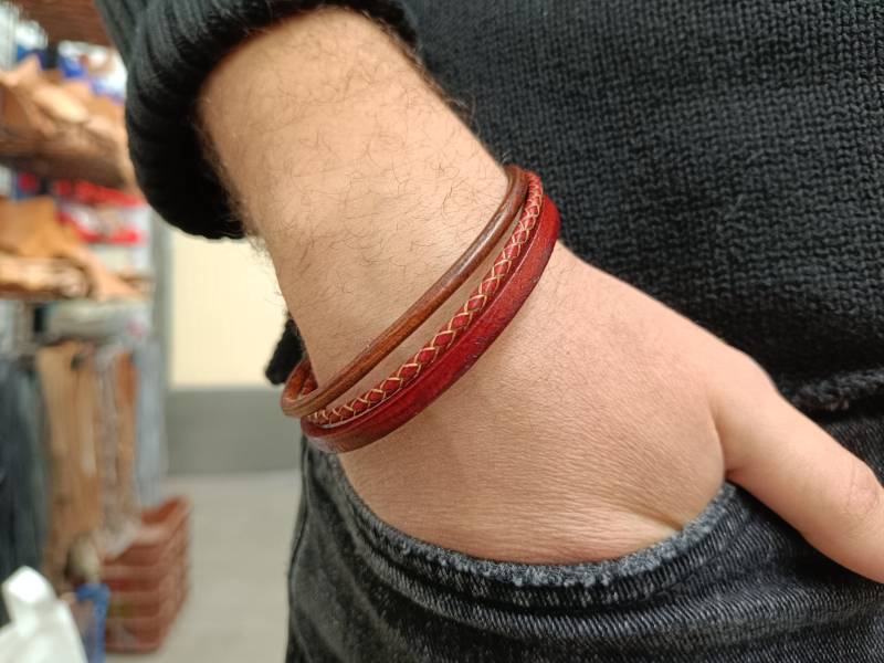 Rot Multistrand Geflochtenes Leder Armband Manschette Unisex Boho An Ihr Handgelenk Angepasst von GUSFREE