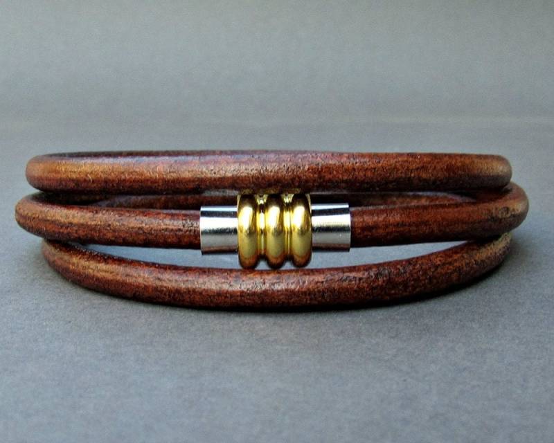 Braunes Herren Leder Wickelarmband Silber & Gold Magnetverschluss von GUSFREE