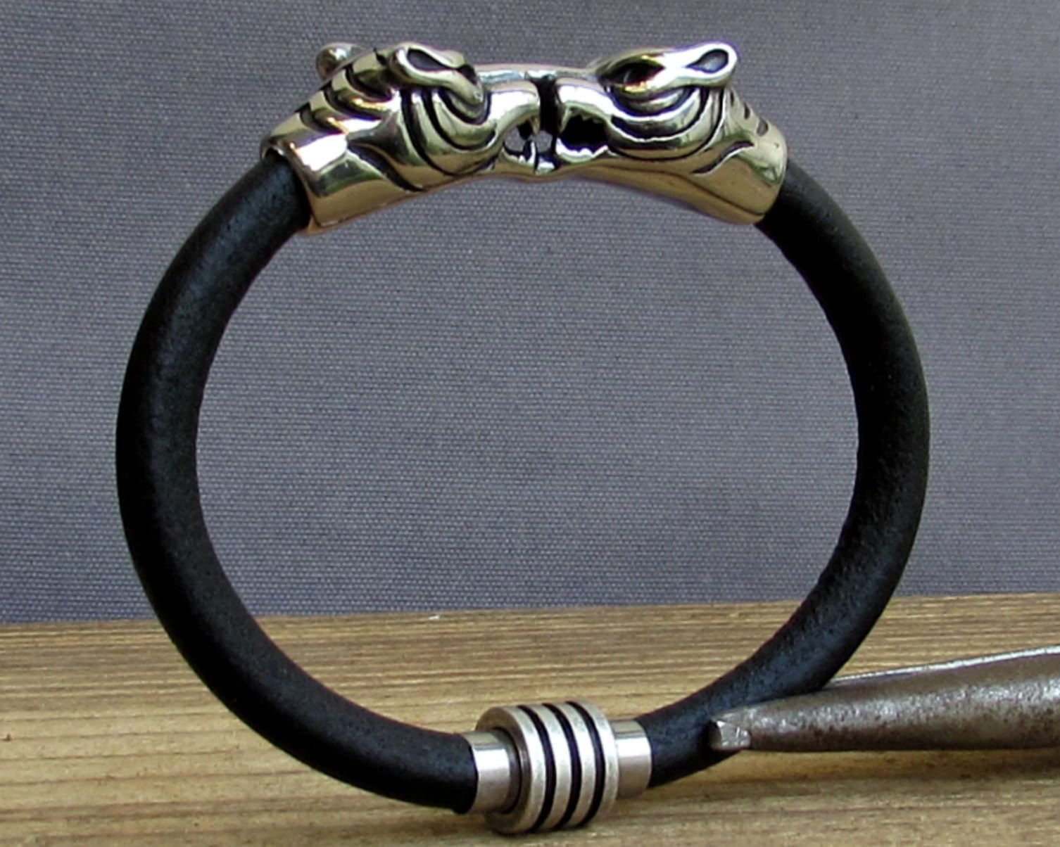 Viking Wolf Kopf Armband Norse Herren Leder Manschette Geschenk Für Männer Angepasst Auf Ihr Handgelenk Väter Tagesgeschenk von GUSFREE