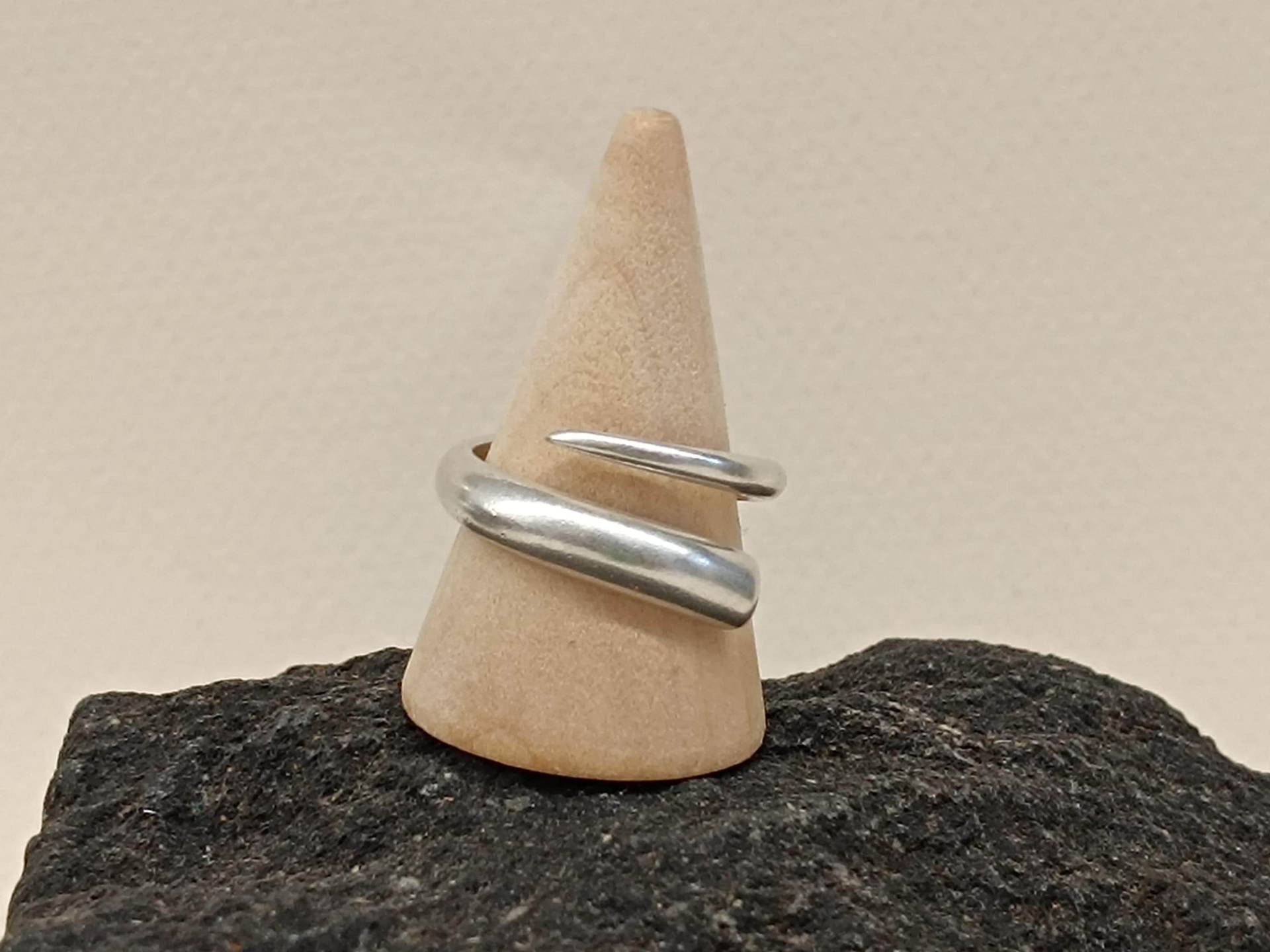 Zinn Twisted Ring Unisex Verstellbares Band von GUSFREE