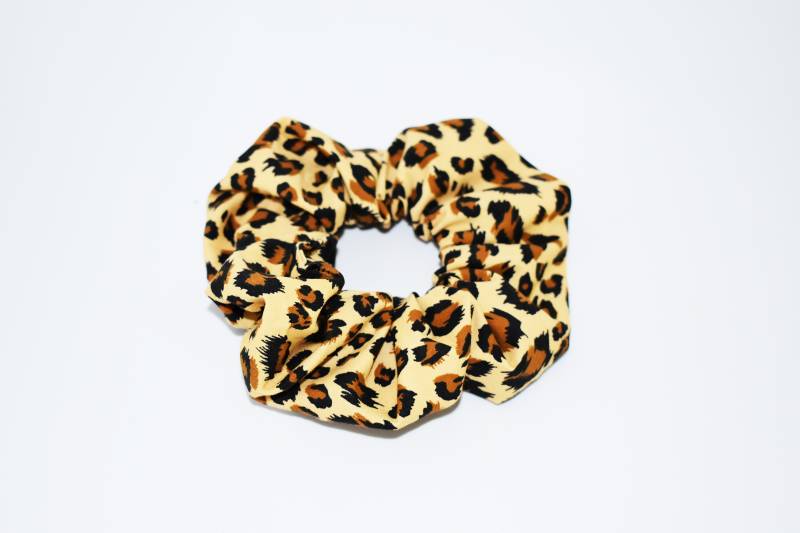 Leopard Scrunchie Leopard Scrunchie von GVRDesigns