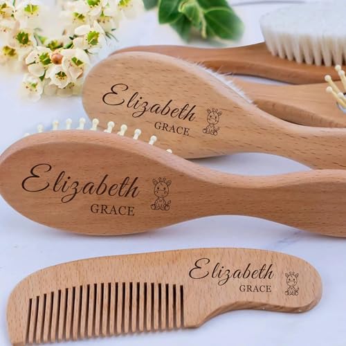 Benutzerdefiniertes Babybürsten-Set aus Holz, optionale Symbole und Schriftarten, personalisiertes Baby-Bürsten- und Kamm-Set, individueller Name, Friseurbürstenkamm, Luftkissen-Kamm-Set Benutzerdefiniertes Babybürsten-Set aus Holz, optionale Symbole und Schriftarten, personalisiertes Baby-Bürsten- und Kamm-Set, individueller Name, Friseurbürstenkamm, Luftkissen-Kamm-Set von GYSLVTE