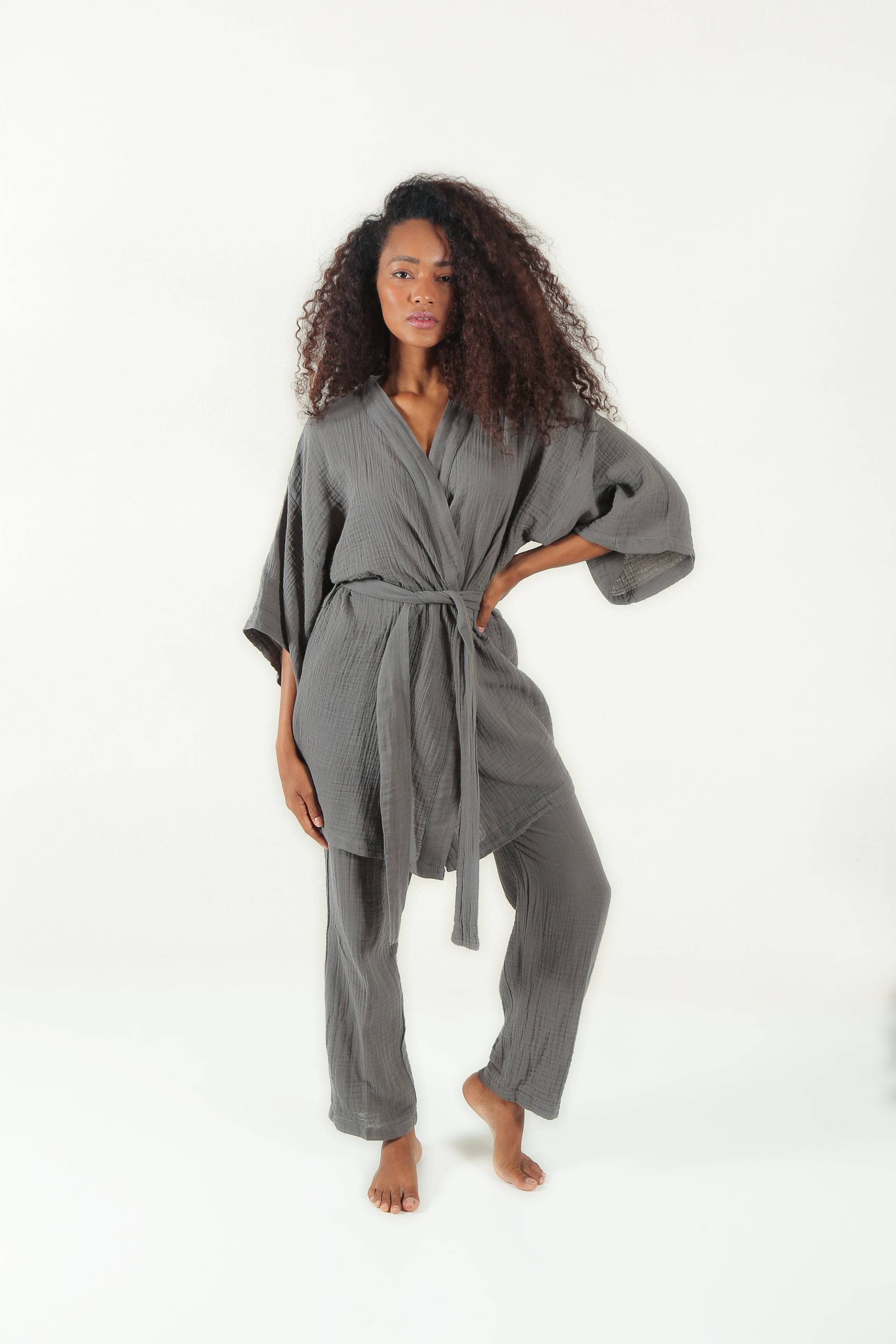Bio Musselin Baumwolle Loungewear Set Handgewebter Grauer Pyjama Bio Musselin Baumwolle Loungewear Set Handgewebter Grauer Pyjama von GYSpecialCollection