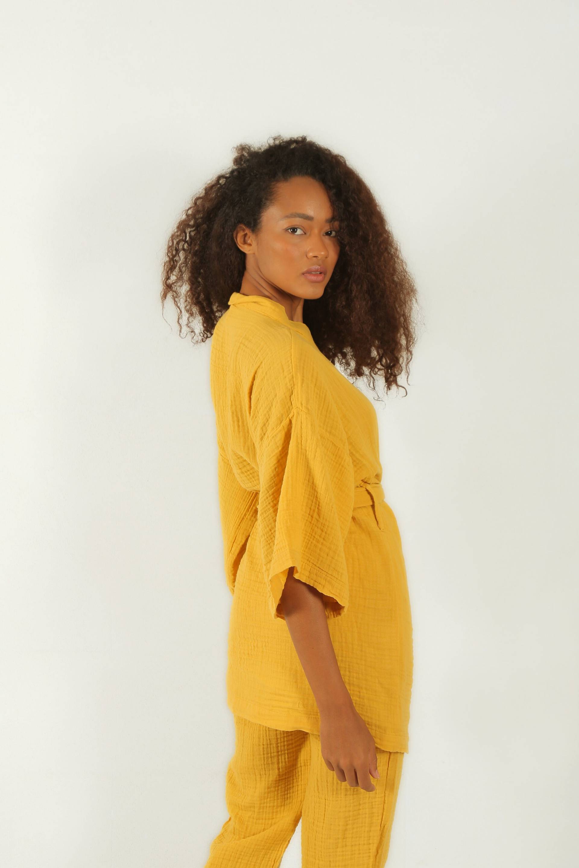 Gelb Musselin Baumwolle Loungewear Set Handgewebte Bio-Baumwolle, Gemütlich Tragen Gelb Musselin Baumwolle Loungewear Set Handgewebte Bio-Baumwolle, Gemütlich Tragen von GYSpecialCollection
