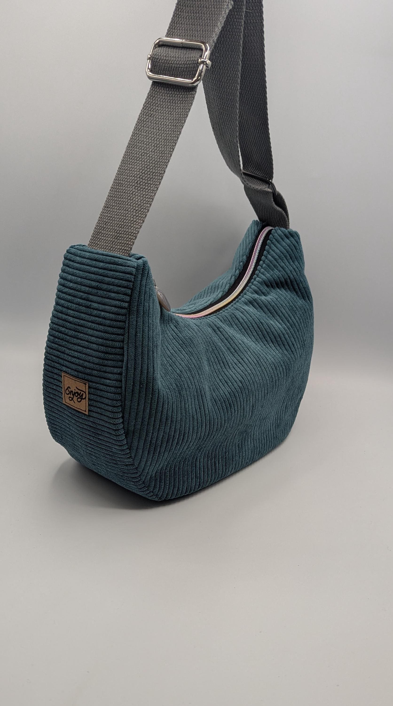 Bananentasche Größe S, Umhängetasche, Crossbodybag, Schultertasche in Schmal - Cord, Opal Grün von GabisFadenreich