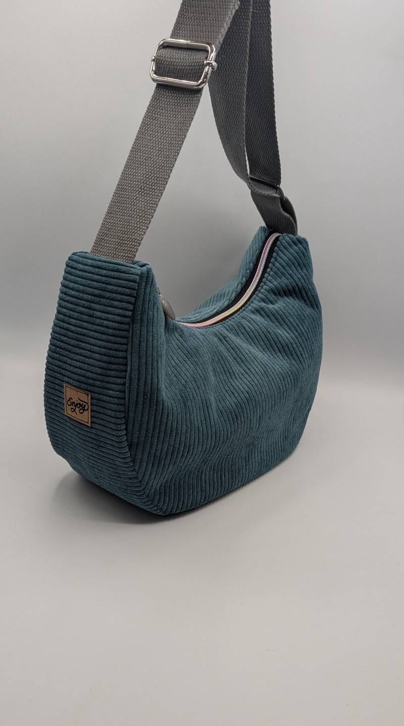 Bananentasche Größe S, Umhängetasche, Crossbodybag, Schultertasche in Schmal - Cord, Opal Grün von GabisFadenreich