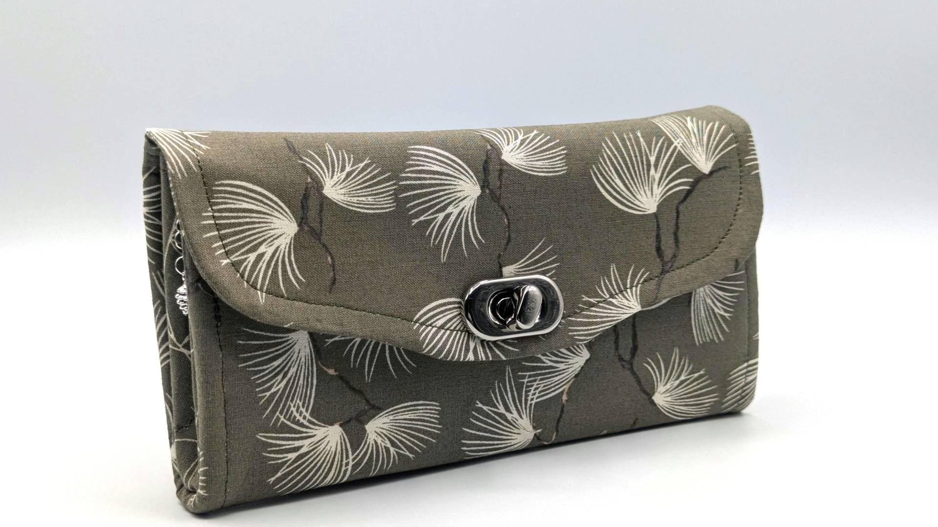 Damen Geldbeutel, Großes Verspieltes Xl Portemonnaie, Damen-Geldbörse Dunkelgrün, Olive, Sofortversand von GabisFadenreich