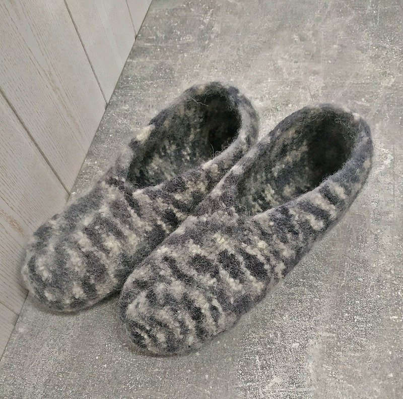 36 Filzschuhe Gr. 41 - 42 Kinderschuhe Bunt Hüttenschuhe Puschen Hausschuhe Filzpatschen Handmade Mode Herren Damen Kinder Geschenk 36 Filzschuhe Gr. 41 - 42 Kinderschuhe Bunt Hüttenschuhe Puschen Hausschuhe Filzpatschen Handmade Mode Herren Damen Kinder Geschenk von GabisHandelsshop