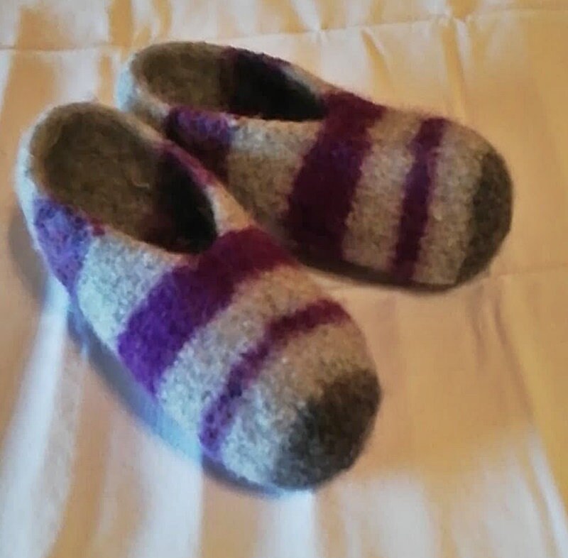 Afp 05 Gr. 37/38 Filzschuhe Kinderschuhe Hüttenschuhe Puschen Hausschuhe Selbstgestrickter Schuhe Filzpatschen von GabisHandelsshop
