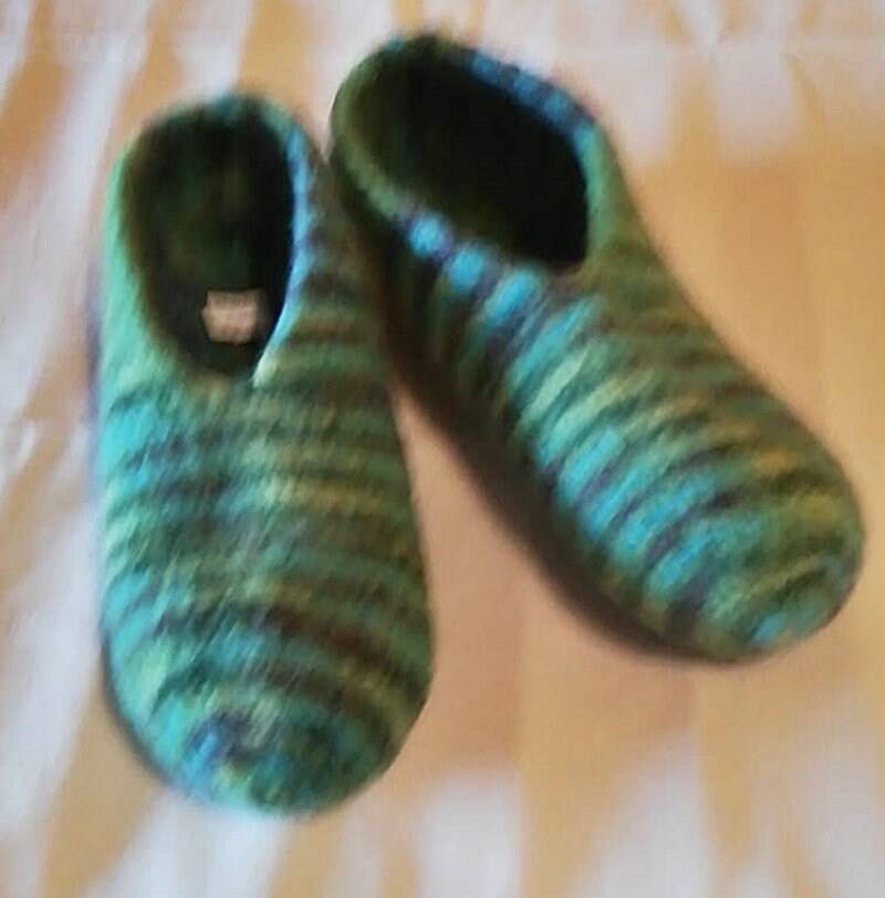 Afp 06 Gr. 40/42 Filzschuhe Kinderschuhe Hüttenschuhe Puschen Hausschuhe Selbstgestrickter Schuhe Filzpatschen von GabisHandelsshop