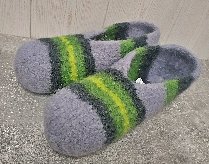 Afp 13 Gr. 38/39 Filzschuhe Kinderschuhe Hüttenschuhe Puschen Hausschuhe Selbstgestrickter Schuhe Filzpatschen von GabisHandelsshop