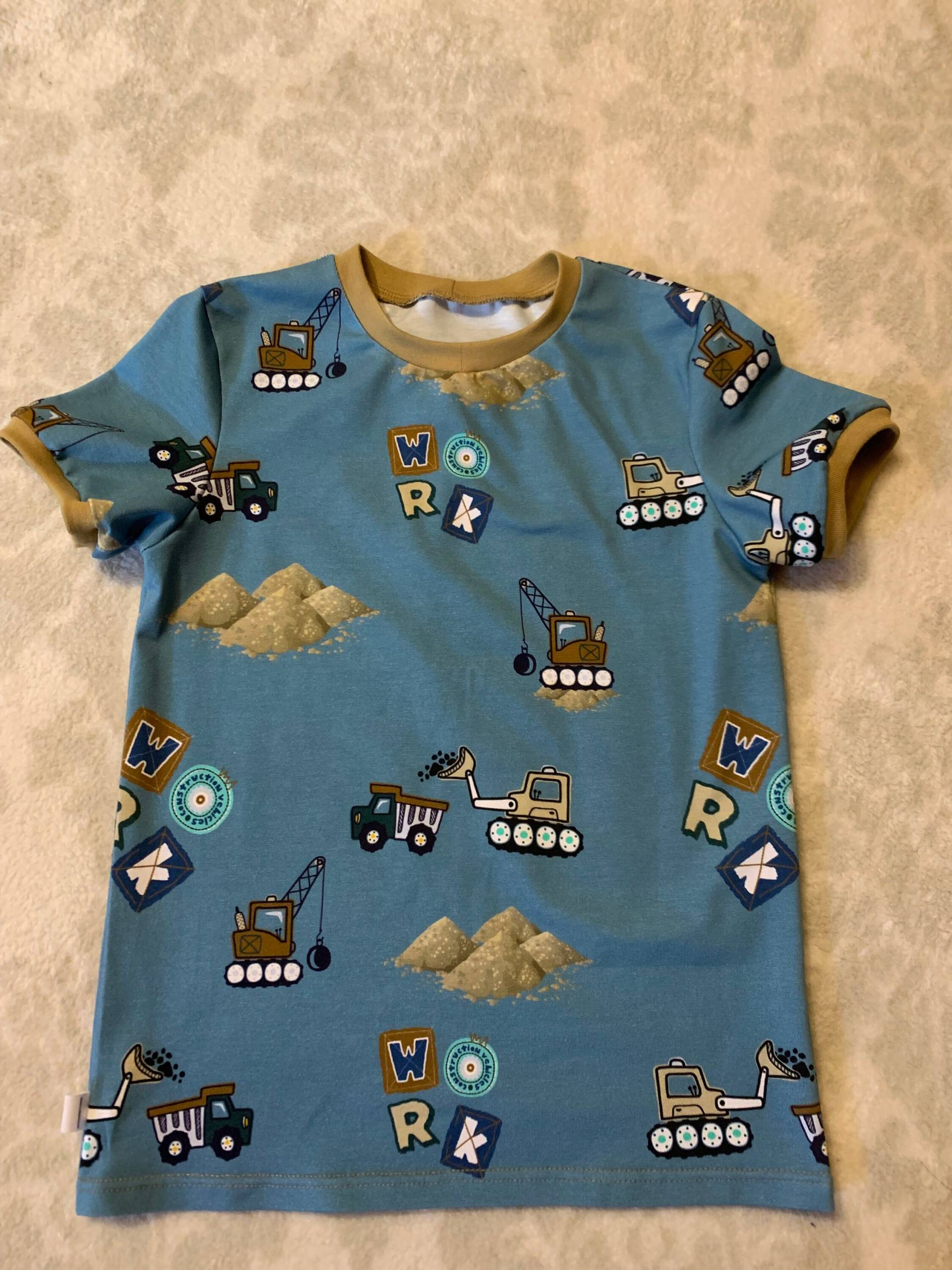 Cooles T Shirt in Größe 122 Cooles T Shirt in Größe 122 von GabisNaehtraum