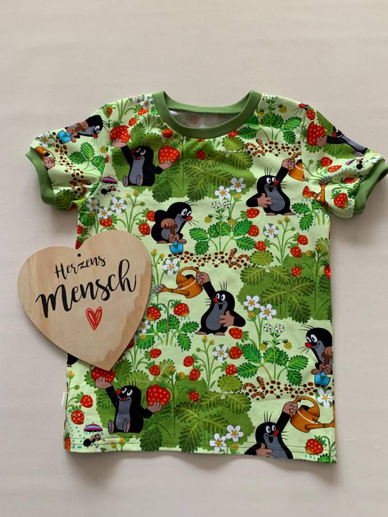 Shirt Pauli Der Kleine Maulwurf - Erdbeerfeld Größe 116 Shirt Pauli Der Kleine Maulwurf - Erdbeerfeld Größe 116 von GabisNaehtraum