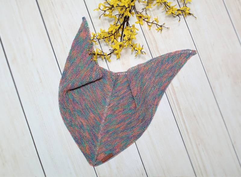 Gestricktes Tuch Für Kinder, Oder Erwachsenedreieckstuchnickituchmit Mittelnahtregenbogenhandgestrickt von GabisWollwerke