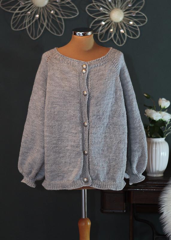 Oversize Cardigan Pullover Pulli Handgestrickt Mit Knöpfe Und Raglanärmel ++ Hellgrau Gr.36-42 von GabisWollwerke