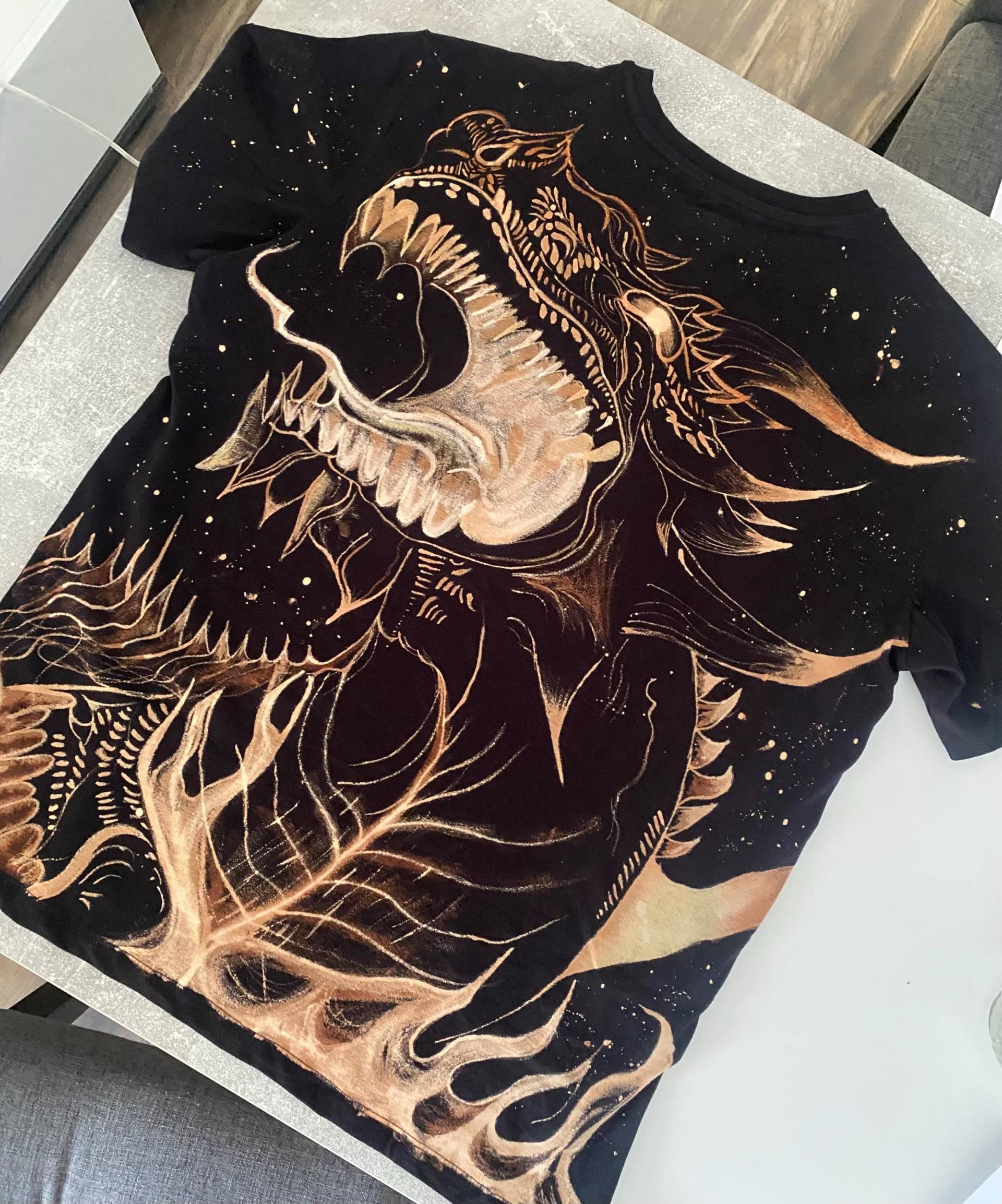Unique Dragon Hand Painted T-Shirt Unique Dragon Hand Painted T-Shirt von GabisgiftsCrafts