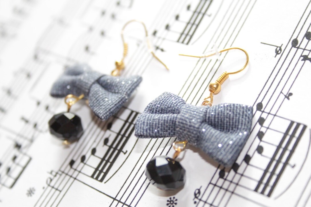 Schleifen Ohrringe/ Frühling Schmuck/Schleifen Ohrringe/Mode Ohrringe/Blaue Perlen Haken Handgemachte von Gabiworks