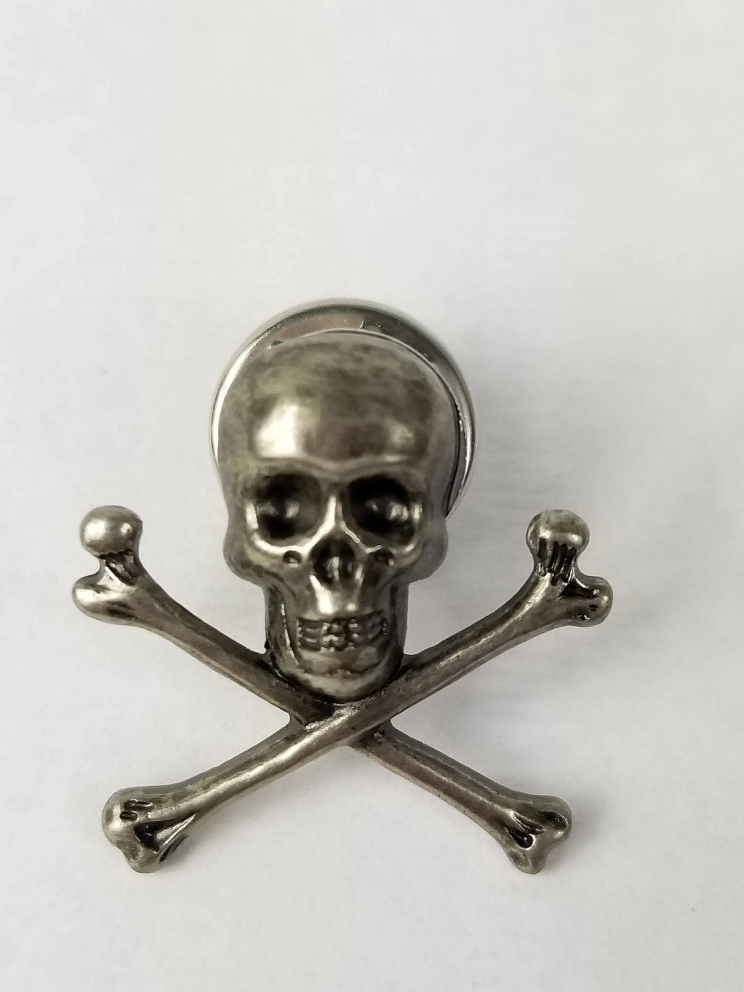 steampunk Gothic Metal Memento Mori Crossbones Totenkopf Anstecknadel steampunk Gothic Metal Memento Mori Crossbones Totenkopf Anstecknadel von Gablaurent