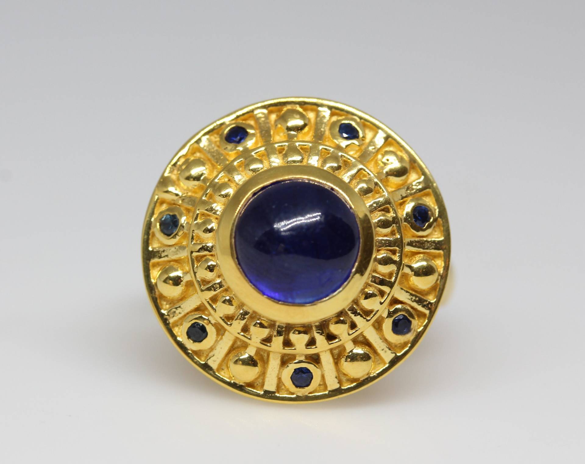 Blauer Saphir Medaillon Ring - 24K Vergoldetes Sterling Silber Größenverstellbar #298 Blauer Saphir Medaillon Ring - 24K Vergoldetes Sterling Silber Größenverstellbar #298 von GabrielMosesson