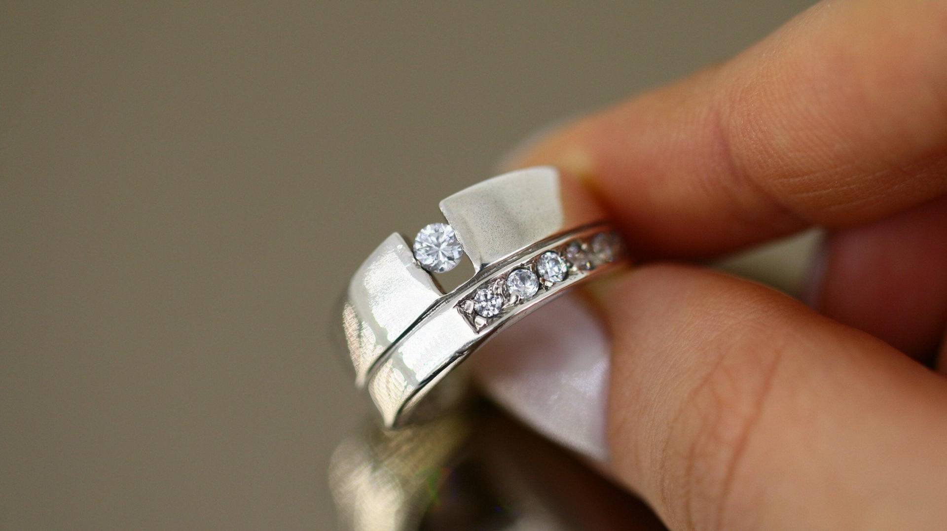 Vintage Funkelnde Kristalle Cz Design Bandring 925 Sterling Silber Größe 8 Rg 508 von GabrielStar