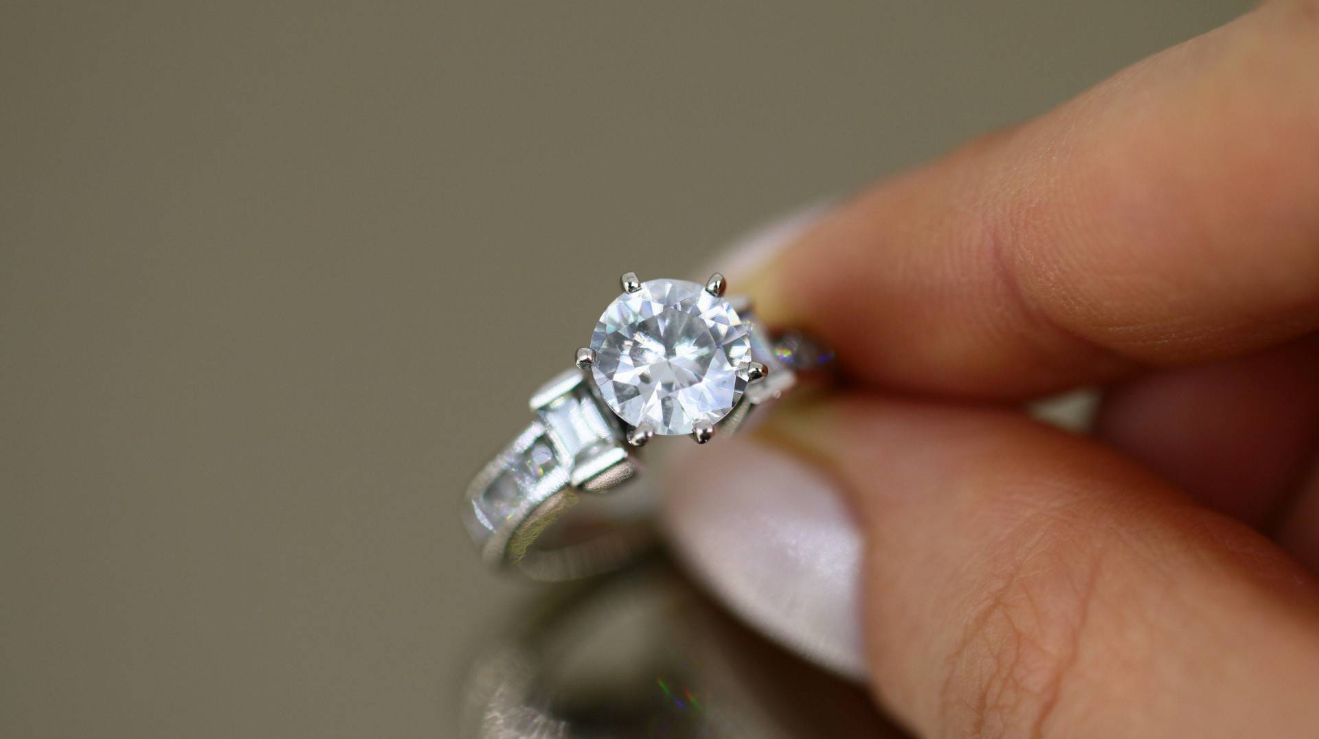 Vintage Größe 5 Funkelnde Kristalle Cz Design Verlobung Verlobungsring 925 Sterling Silber Rg 1550 von GabrielStar