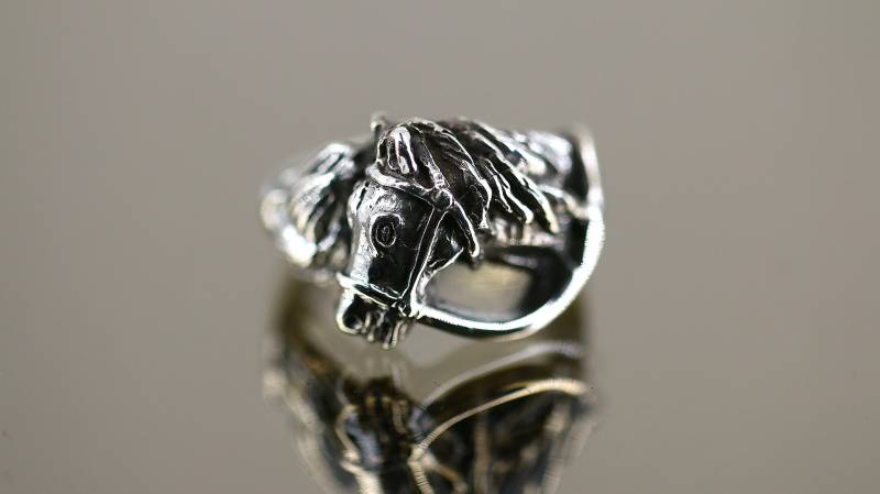 Vintage Größe 7.75 Antikes Pferd Design-Ring 925 Sterling Silber Rg 1047 E von GabrielStar