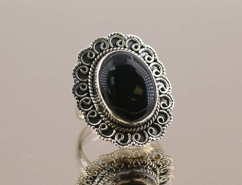 Vintage Größe 8 Oval Schwarzer Onyx Stone Scroll Design Ring 925 Sterling Rg 1259 von GabrielStar